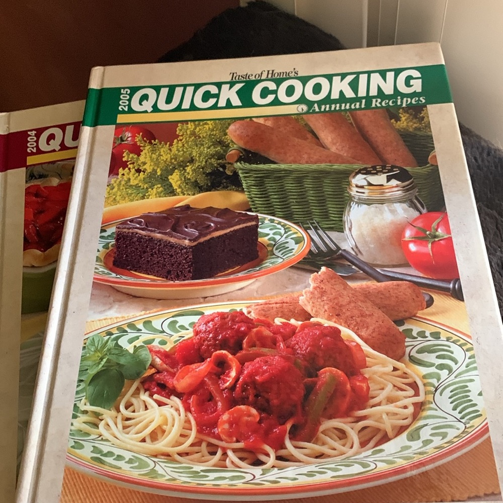 Set of 3 Taste of Home’s recipe books from 2004-2006. - Picture 2 of 5
